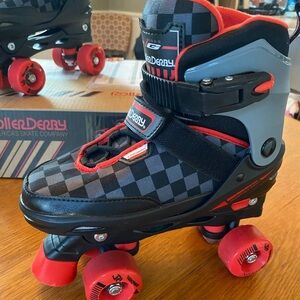 Roller Derby skates/roller blade adjustable sizing kids 3-6.
